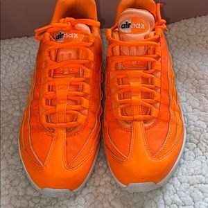 Orange just do it airmax 95’s with box